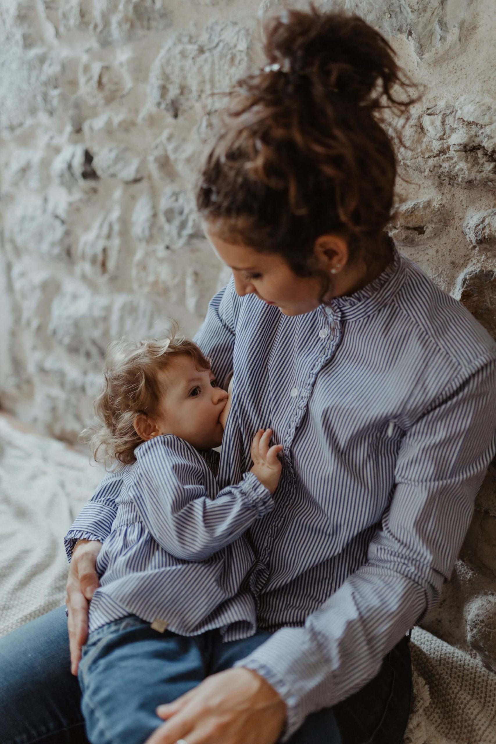 Camicia da allattamento a righe bianche e indaco abbinata Copia Colait